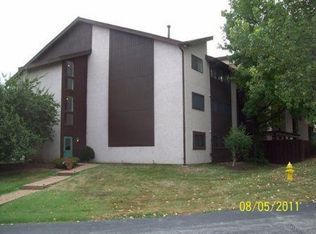1380 Heritage Lndg #13, Saint Charles, MO 63303