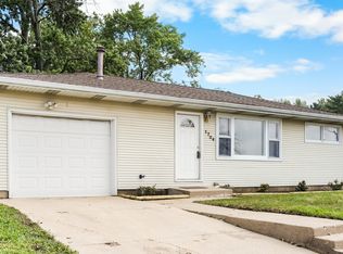 1704 W Kirby Ave, Champaign, IL 61821