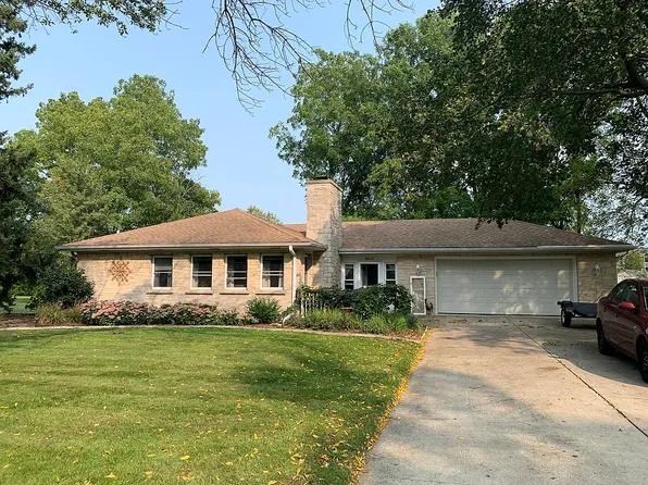 4812 Jaeckles Dr, Nashotah, WI 53058