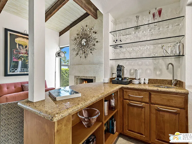 1347 Primavera Dr — Photo 18