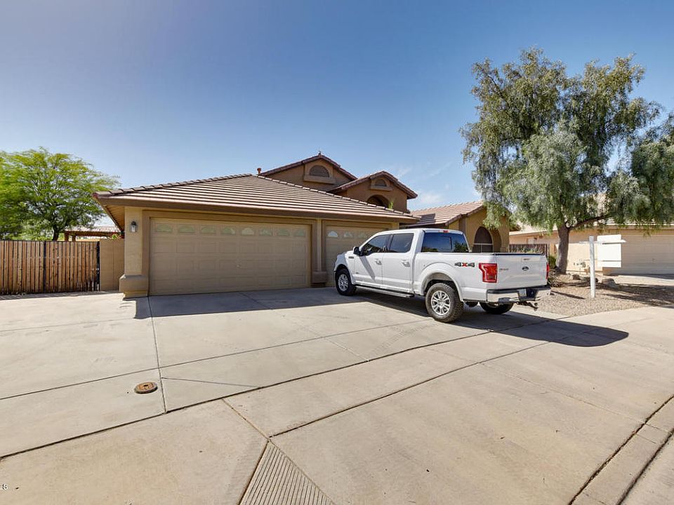 1st image of 732 N 168th Ave