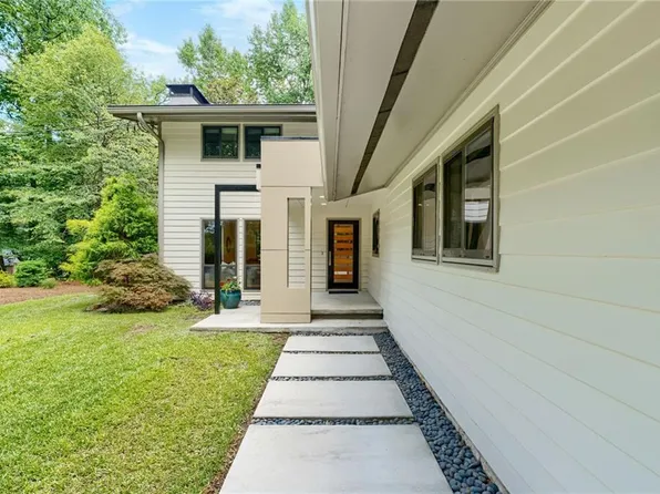 2668 Lake Rd, Tucker, GA 30084