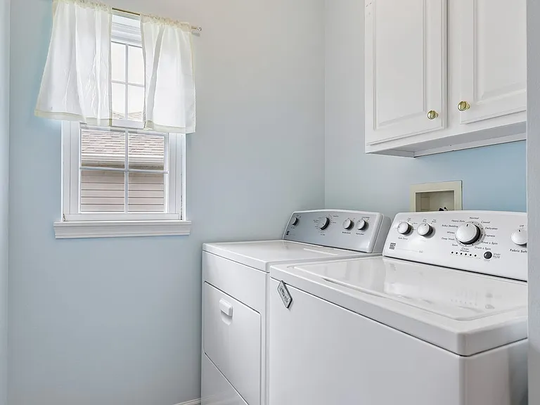 158 W Lombard Dr — Photo 10