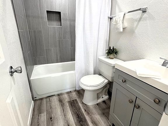 5th image of 1940 N 43rd Ave #8