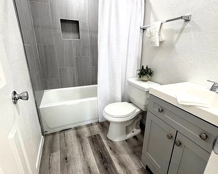 1940 N 43rd Ave #18 — Photo 6