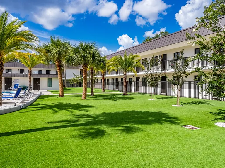 Pearl Cove Apartments — Photo 46