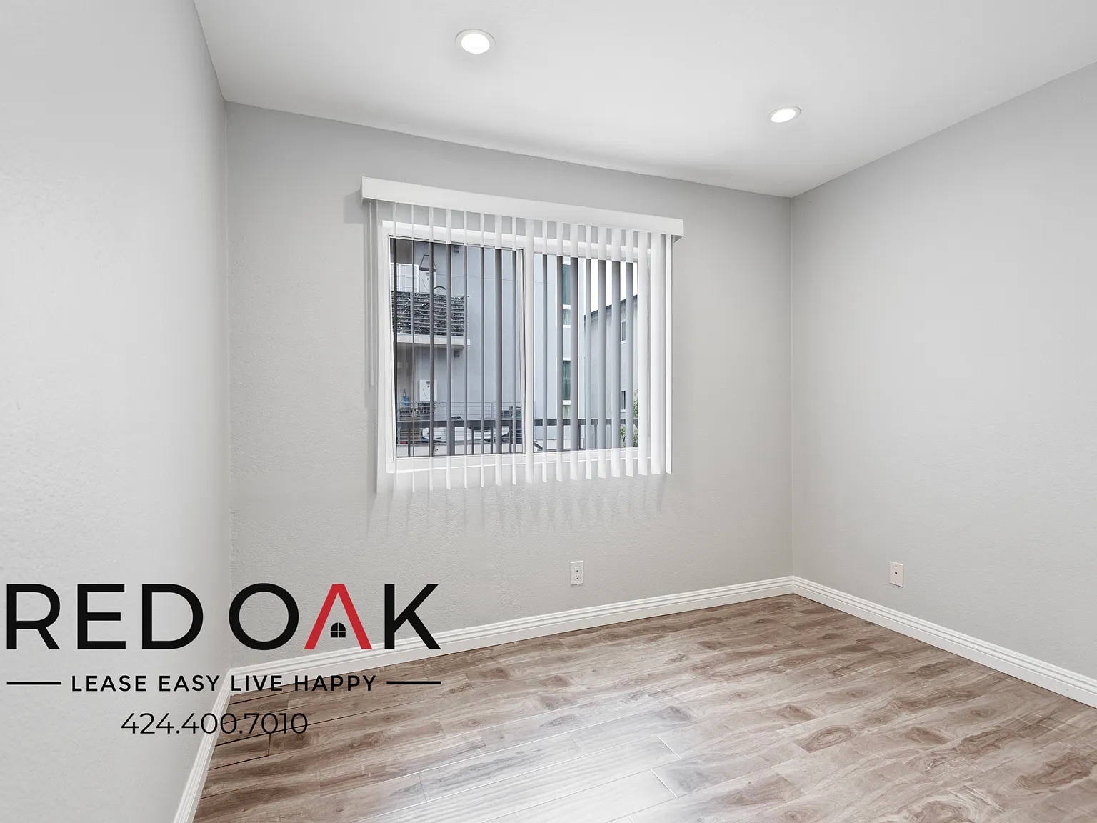 Bright and Spacious Two-Bedroom with Private Balcony, On-Site Laundry, and Two Parking Spaces Inc... — Photo 4