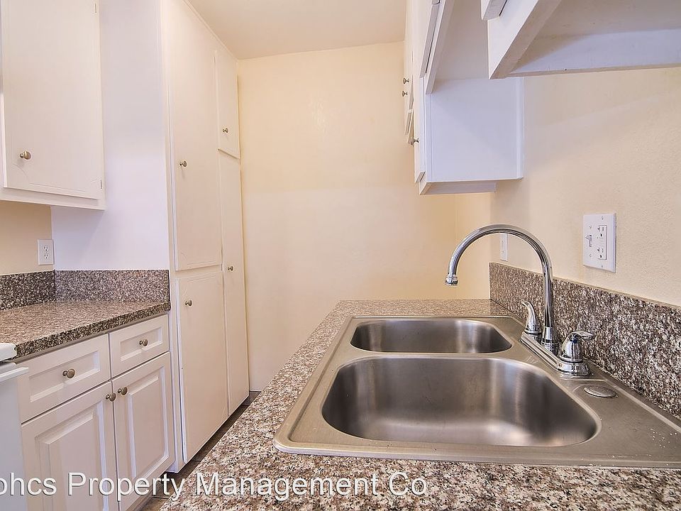 1st image of 20414 Cohasset St #125