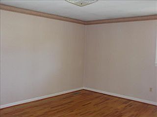 3rd image of 1021 Woodvale Dr