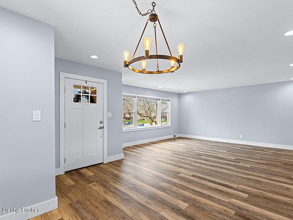 5th image of 9103 Chenault Rd