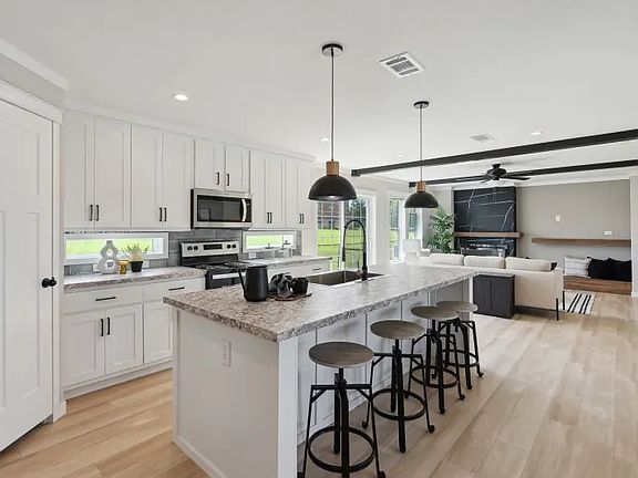 2nd image of 11041 Ash Leaf Ln