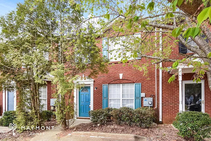 5871 Strathmoor Manor Cir