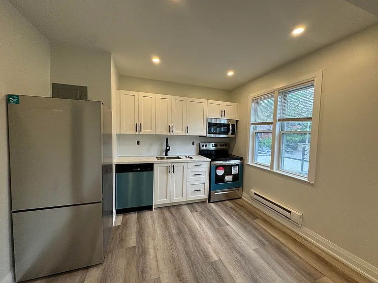 785 Main St E #3 — Photo 7