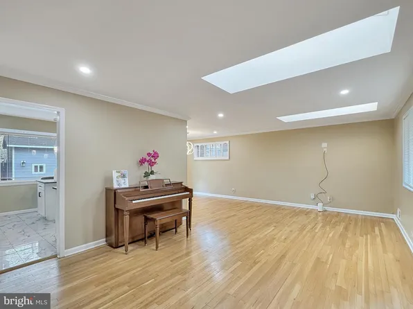 2408 Lillian Dr, Silver Spring, MD 20902