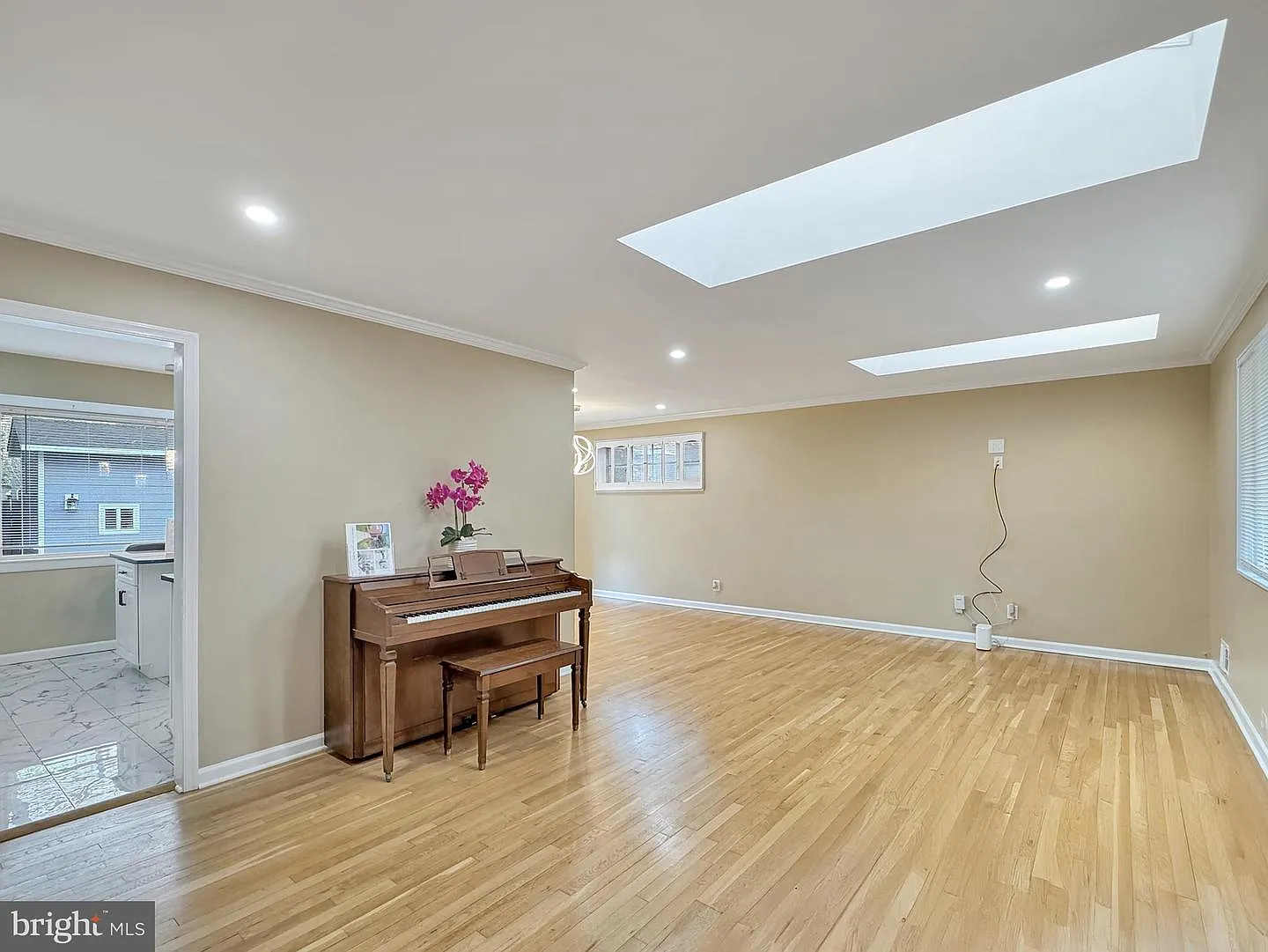2408 Lillian Dr photo 1