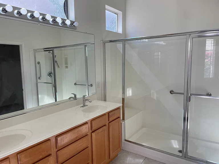 37232 Pineknoll Ave — Photo 6