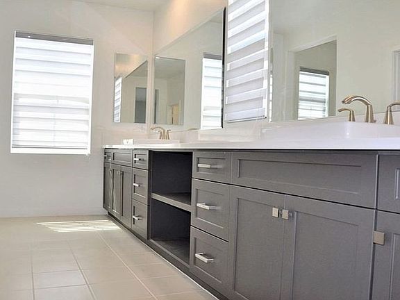 4th image of 825 Carlton Pl