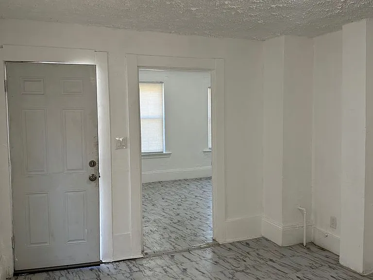 5700 Luther Ave — Photo 16