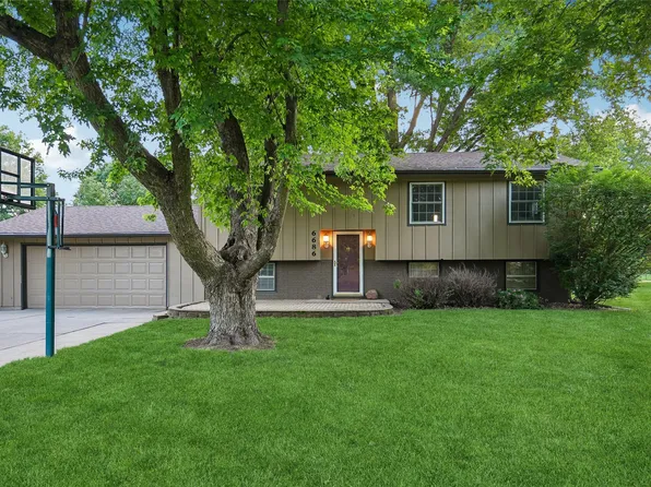 6686 NW 54th Ct, Johnston, IA 50131