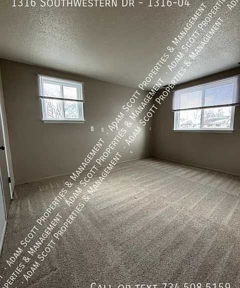 1316 Southwestern Dr #4 — Photo 6