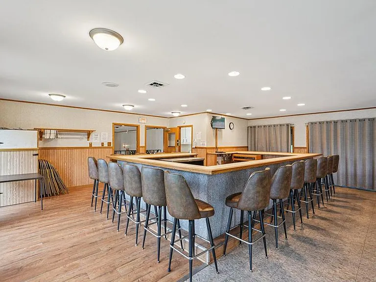 N115W17103 Armada Dr — Photo 14