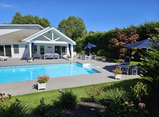 5 Juniper Ln, Southampton, NY 11968