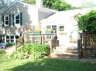 400 Albany Ln, Vernon Hills, IL