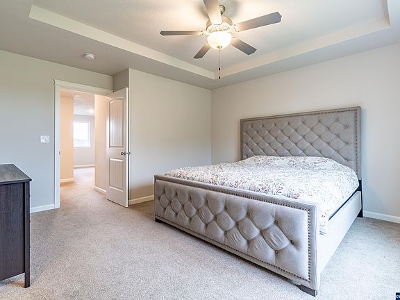 5th image of 4595 Sagecrest Dr NE