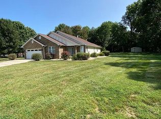 6 Persimmon Ln, Loogootee, IN 47553