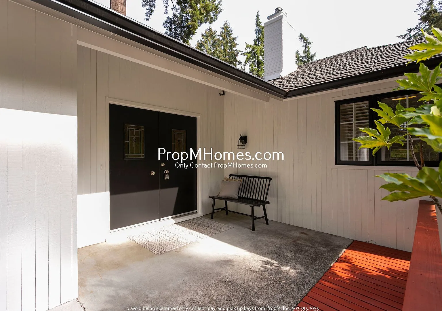 Beautiful Lake Oswego Home with 4 Bedrooms, 3 Baths & Entertaining Spaces — Photo 4