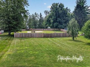 N Iriquois Dr, Syracuse, IN 46567