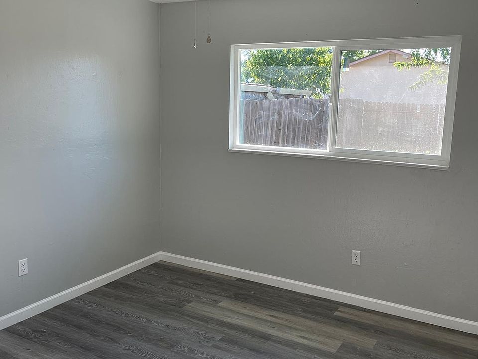 2nd image of 2341 Huston St