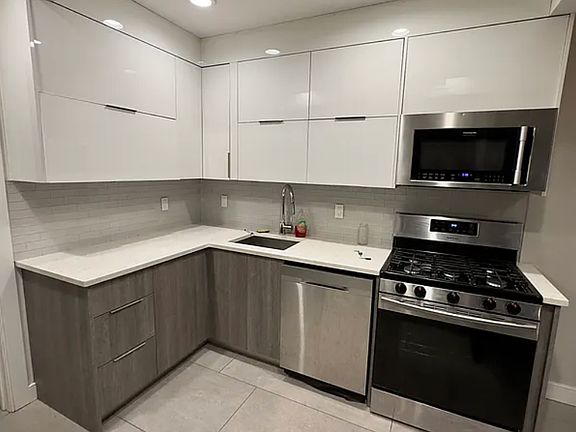 3rd image of 168 E 100th St #201