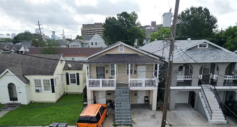1st image of 2625 Robert St