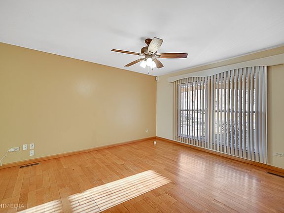 5th image of 4205 Clark Dr
