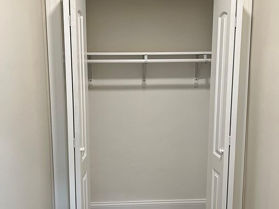 5th image of 3345 N Marshfield Ave #45-106