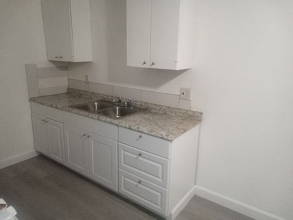 4th image of 7314 Arleta Ct