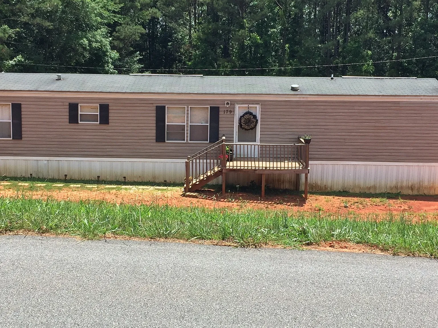 3 bed, 900 sqft, $1,200 — Photo 1