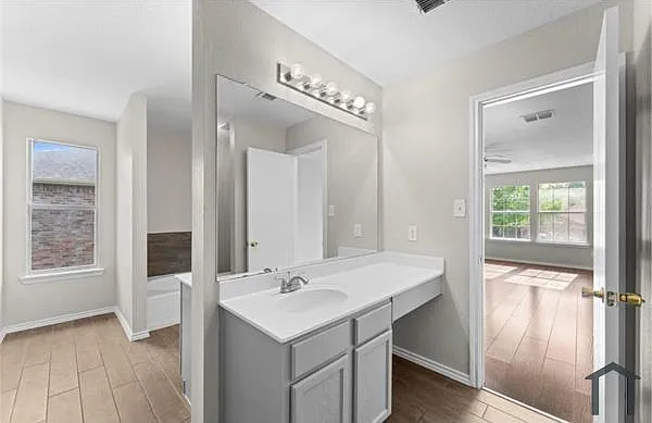 1817 Cedarbriar Dr — Photo 6