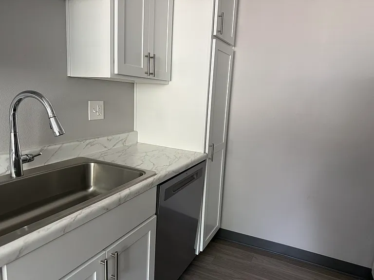 Arbor View Apartments — Photo 11