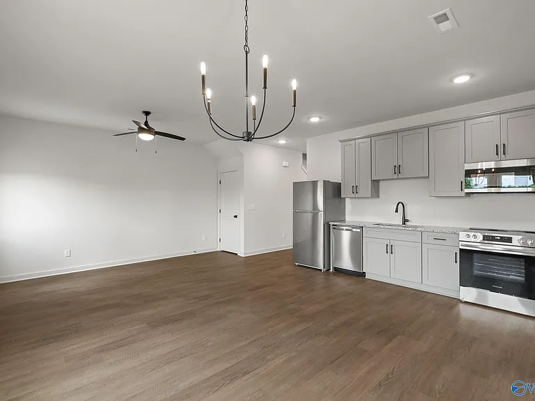 2512 Freeman Rd — Photo 11