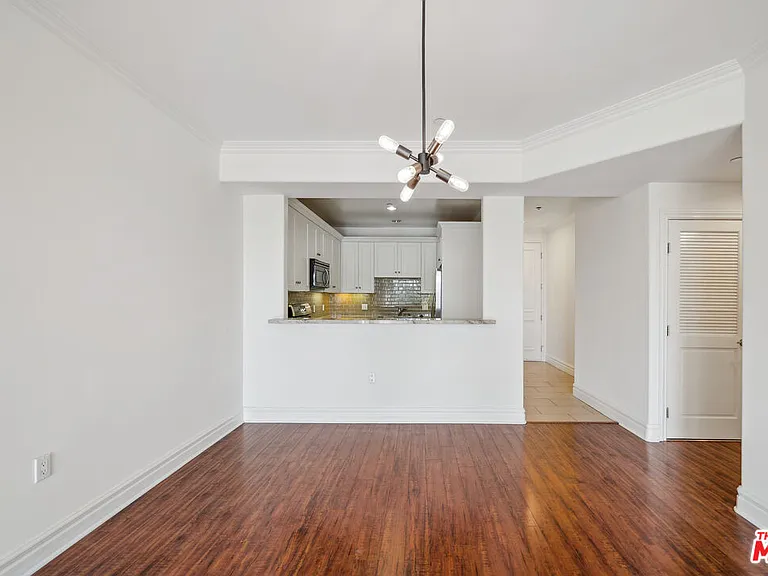 1050 S Holt Ave #404 — Photo 2