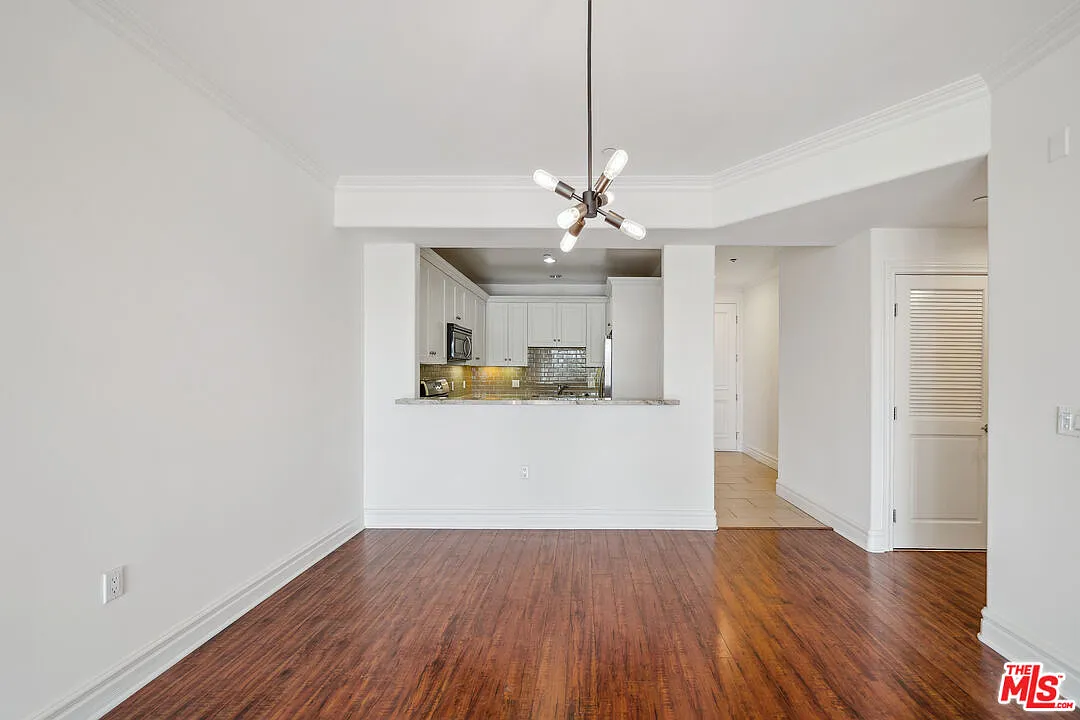 Building Photo - 1050 S Holt Ave #404