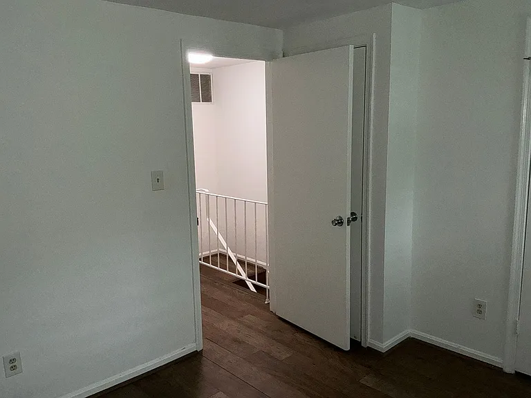 20520 Strath Haven Dr — Photo 20