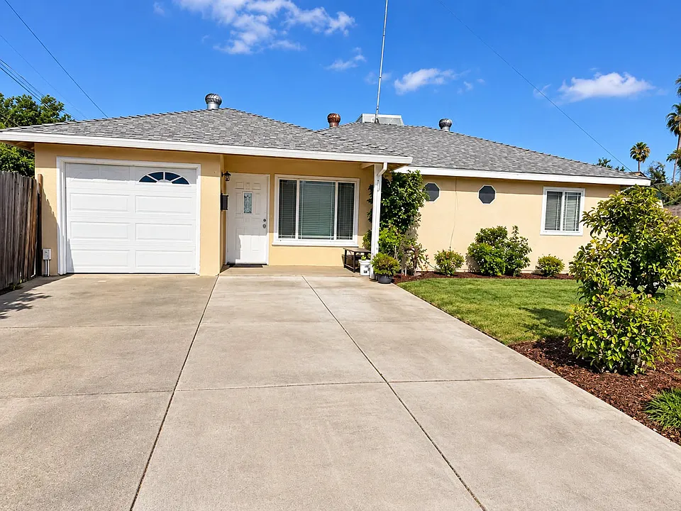 6425 Thomas Dr