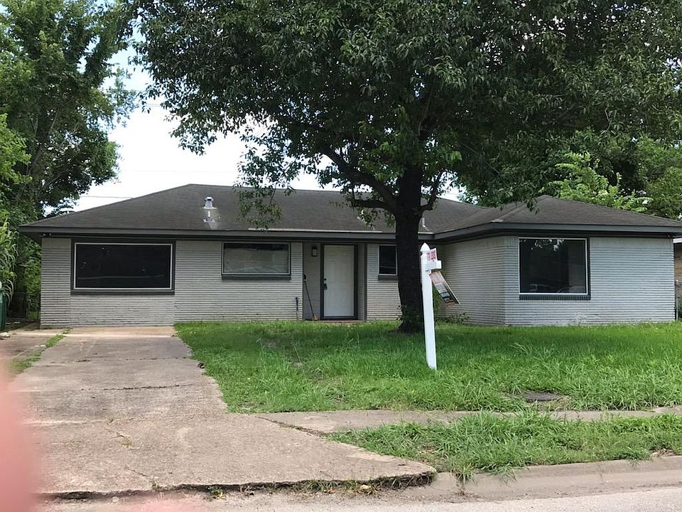 1st image of 615 E Delz Dr