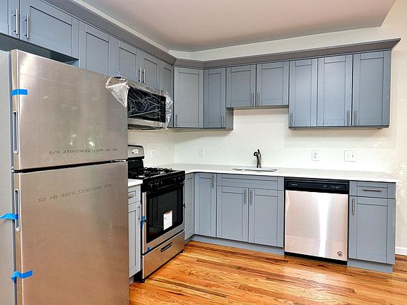 4th image of 59 2nd St Floor 2