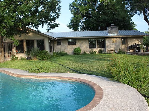 3rd image of 1410 County Road 373