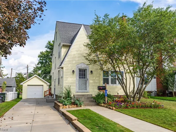 440 Wabash Ave S, Brewster, OH 44613