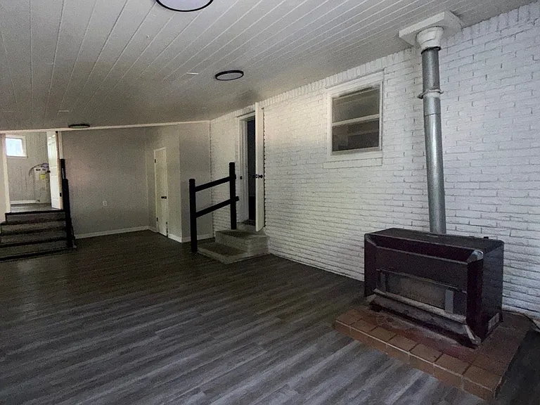 313 Eastland Ave — Photo 9